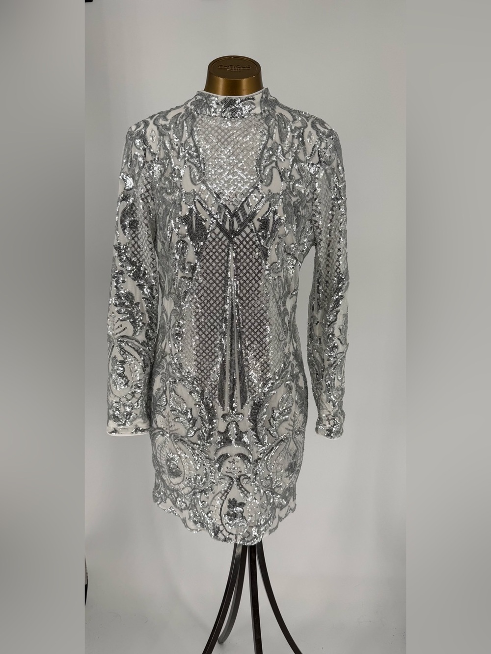 NWT Parisian Silver Sequined Long Sleeve Cocktail Dress Size 10